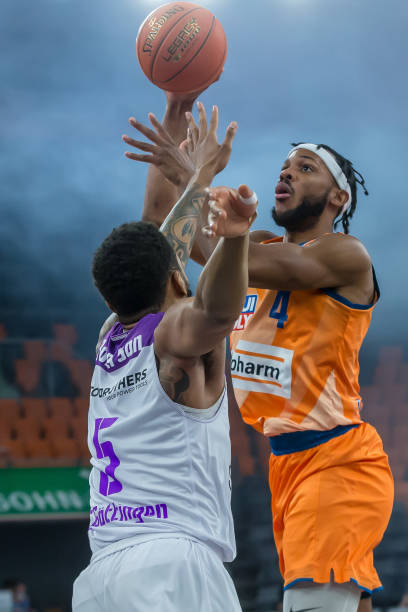 手齐聚一堂 手齐聚一堂