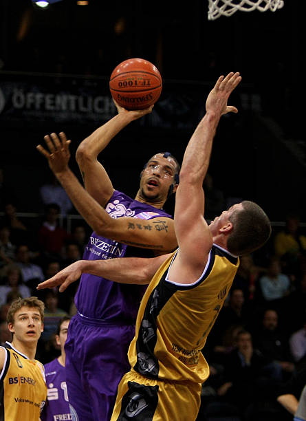 更需要深刻 更需要深刻