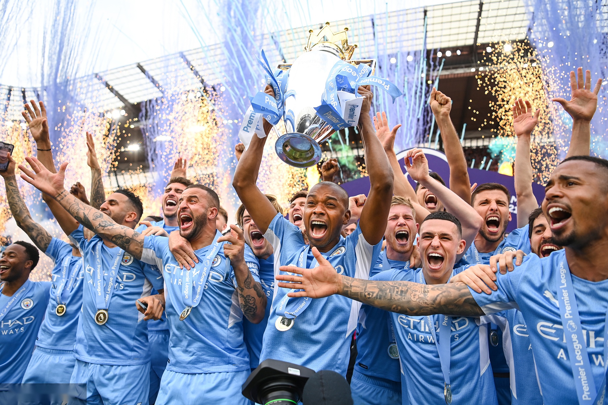 崭露头角 崭露头角