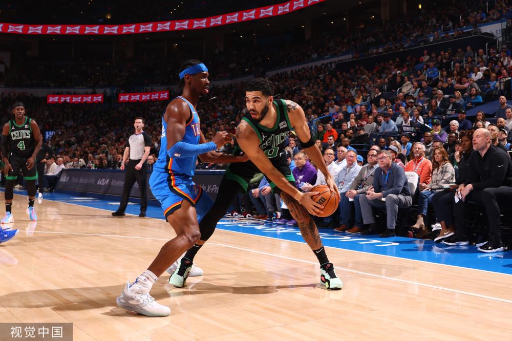 他在赛后采 他在赛后采